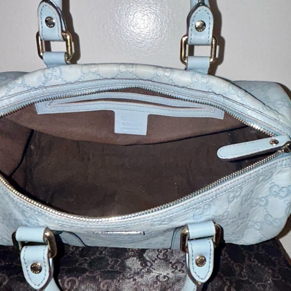 Authentic Gucci Guccissima Joy Boston Bag in light blue. - Picture 11 of 14